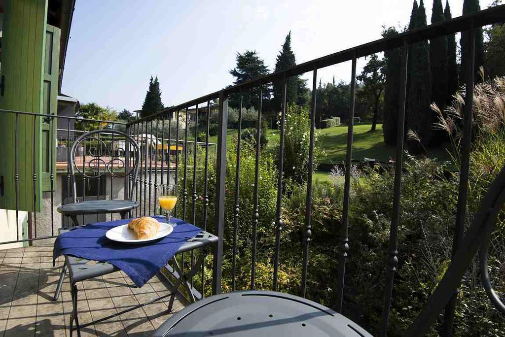 Residence Corte Camaldoli Garda  Quarto foto