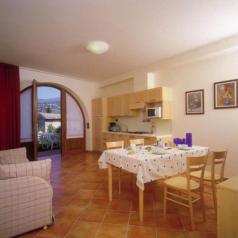 Residence Corte Camaldoli Garda  Quarto foto
